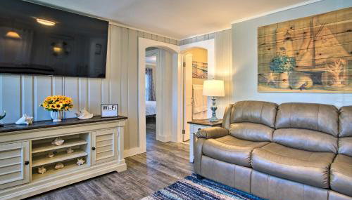 Walk to Swifts Beach! Classic Cottage with Deck - Foto 5