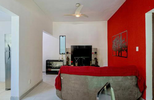 Casa Rodeada de Verde c Hidro e Churrasqueira - Foto 7