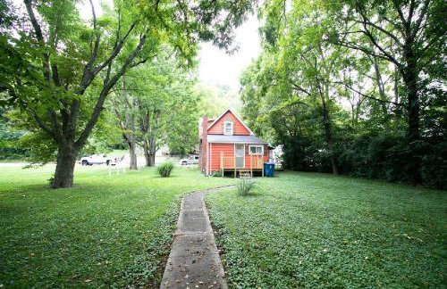 Downtown 2 Bedroom Cottage, Sleeps 6, Walking Distance to Honeywell, Downtown Restaurants, Shopping - Foto 36