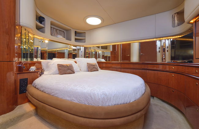 Luxury Yacht Hotel - Foto 1