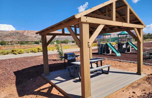 Designer Modern Tiny Home w All of The Amenities - Foto 27