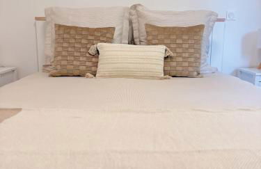 Elegant countryside retreat with pool & jacuzzi - Foto 21