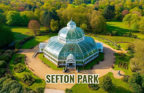 Central Apt With Balcony - Walk to Bars & Stations - Foto 42