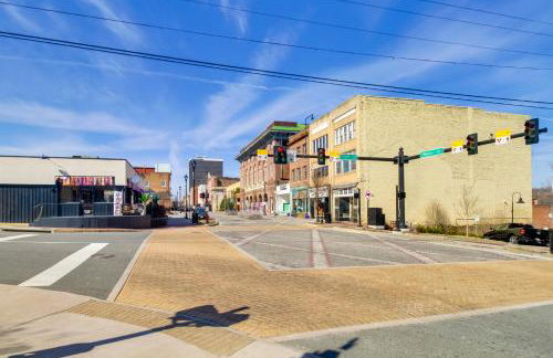 Walkable Lynchburg Condo with Private Balcony - Foto 28