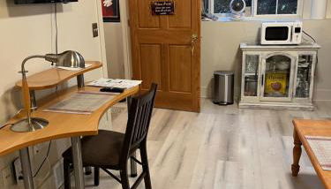 West Side Grand Rapids 2 room apartment close to everything - Foto 4, toaster, minibar