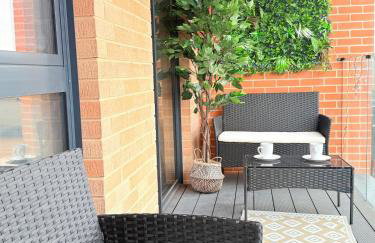 West London Residences - Private Terrace - Opposite Piccadilly Line 20min SOHO Oxford Street - Photo 4