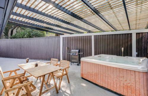 Superior 4BR 2BA Holiday Home with Hot Tub & Grill - Foto 5