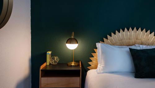 The Yellow Door Denver - Mid Century Design & Comfort - Foto 3