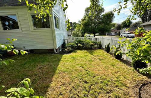 BoDekes N Tacoma Landing with HOT TUB near University - Foto 4