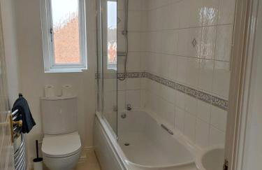 Elegant 2 Bedroom Entire House - Foto 4