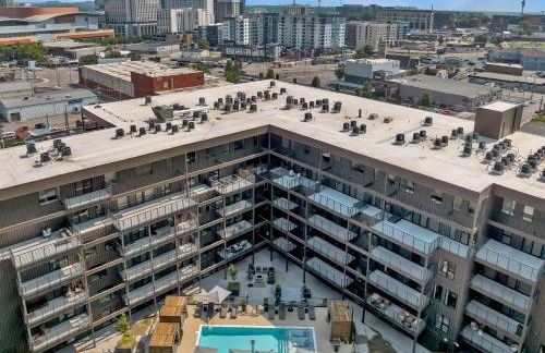 HUGE downtown corner unit- Pool-Gym-Walk 2 Broadway - Foto 51