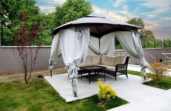 Flower City Suits - Photo 28