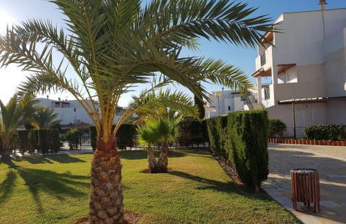 CASA BAJA EXTRAORDINARIA EN URBANIZACIÓN NATURISTA! - Foto 25