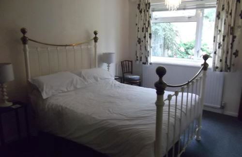 Hall Dale View near Matlock & Peak District - Photo 5