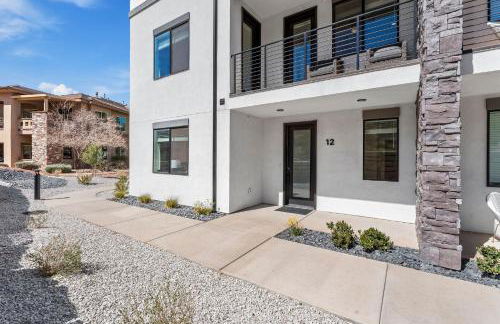 Touch of Class - 5BR - Hot Tub & Near Zion - Foto 43