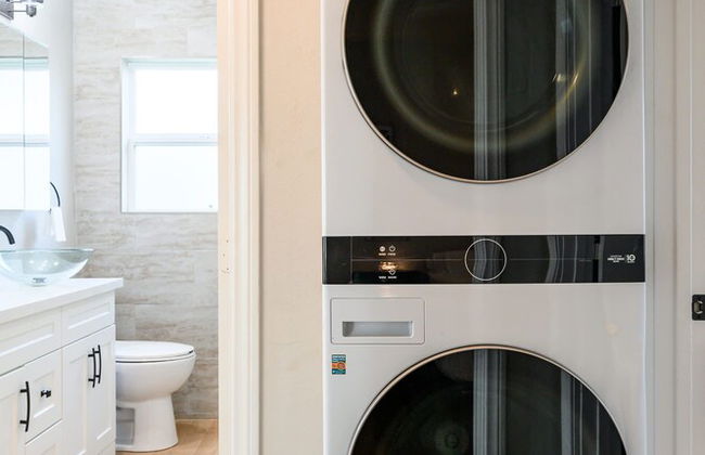 Luxury Modern Retreat w Spacious Yard Premium Comfort - Foto 41