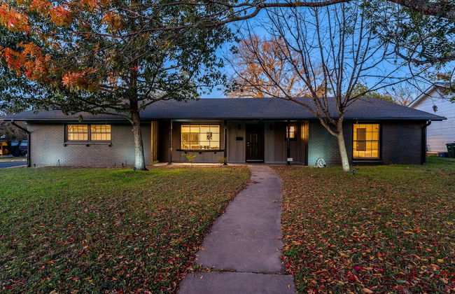 Quiet 3 Bedroom Home Walkable to Zilker Park - Photo 28