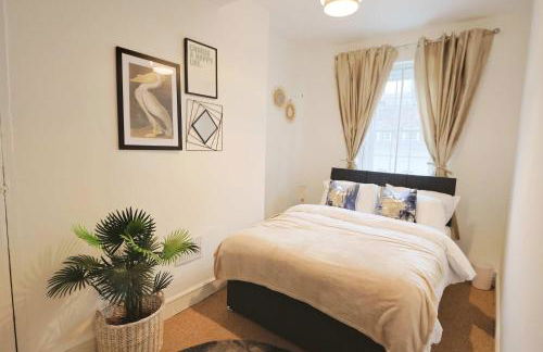 Two bedroom flat in St Michael's Hill - Photo 3