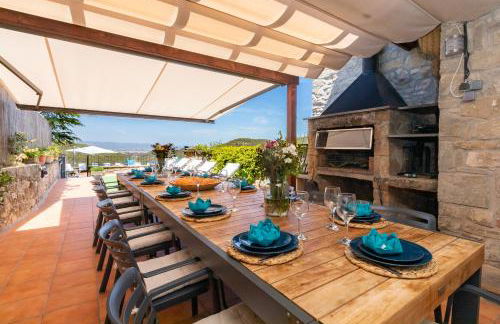 21 Sleeps Private Pool Villa & BBQ Near Barcelona - Foto 9