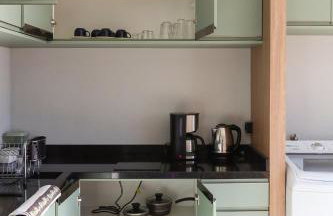 Lou Suítes - Suíte 03 com 2 camas de casal - Conforto para sua Família - Foto 27