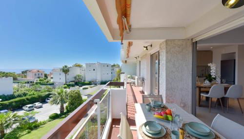 Luxury 1-Br apartment sea view parking - Photo 2