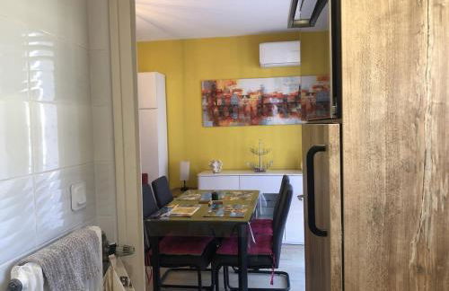 Studio 25 m2 Le Jasmin centre-ville, parking et balcon - Foto 6