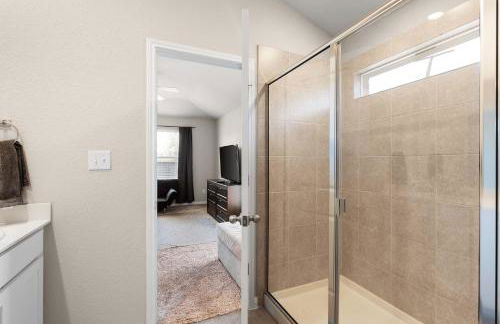 Charming 4BR Home w Spacious Backyard in Hutto - Foto 19