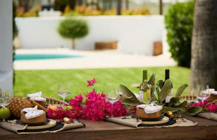 VACATION MARBELLA I Villa Moss, Golf-front, Swimming-pool, Minutes from the Marina and the Beach - Photo 32