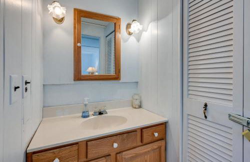 Vibrant Waterfront Vacation Rental on Lake Huron! - Foto 19