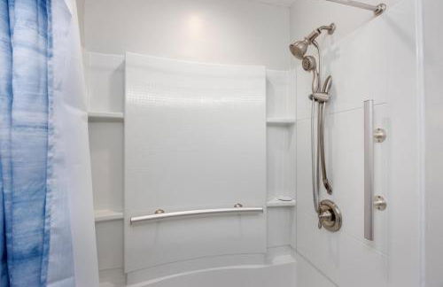 A Shore Thing - Spacious House w Large Deck, BBQ, Linens & Pet Friendly - Foto 16