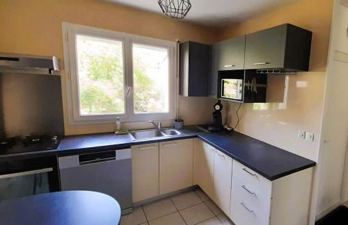 Spacious House Close to Schools and University Hospital - Foto 7