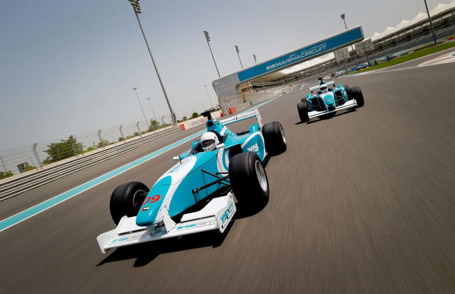 Condução de um Fórmula 3000 no Circuito Yas Marina - Foto 4
