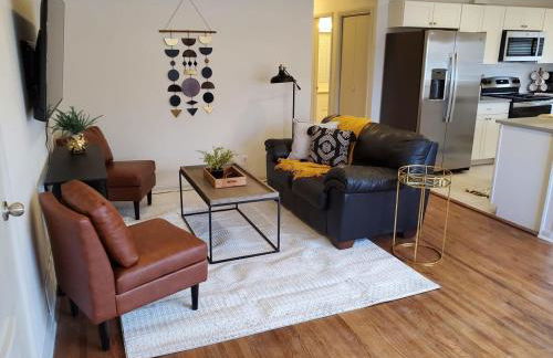 South Side Chic 3Br 1Ba 10mn to McConnell Spirit - Photo 30