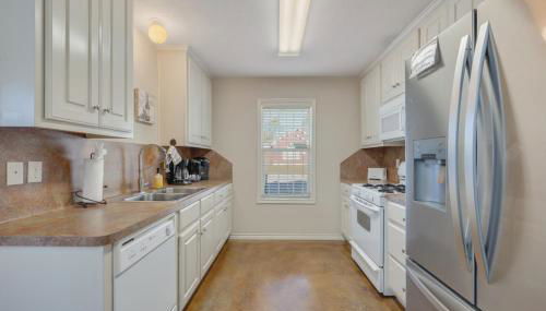 The Sterling House Your Comfortable Getaway - Photo 3