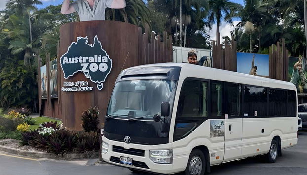 Autobús a la entrada del zoo