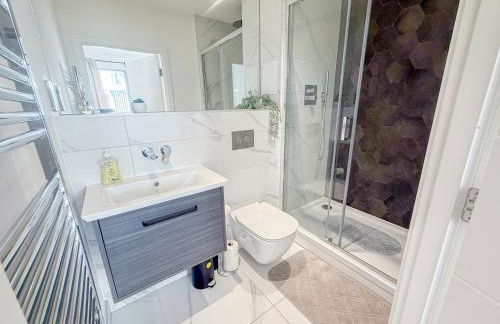 Lux 3-Bedroom Penthouse in Battersea with 3 Private Balconies near Clapham , Nine Elms by NourNest Apartments - Foto 21