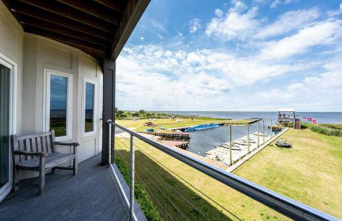 Chimmi House - Waterfront 3-Bedroom, 3-Bathroom Suite at REAL Watersports - Foto 13