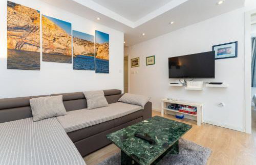 MY DALMATIA - Villa Sucic with private pool and mountain view - Foto 29