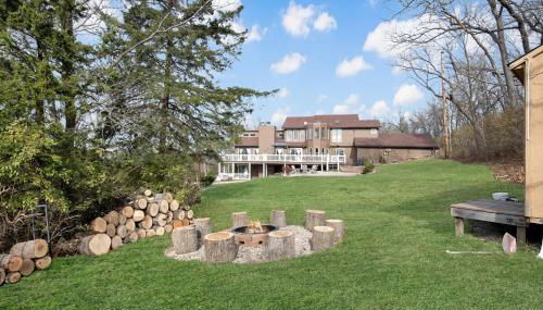 Hillside vacation next to Overland Park Kansas nature trail grill and fun - Foto 3