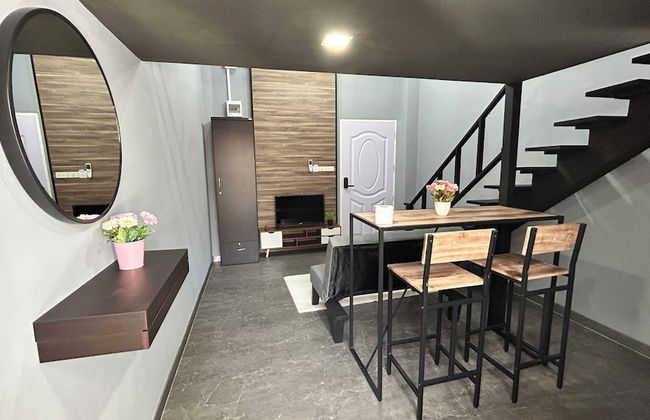 The Loft Living Space - Photo 33