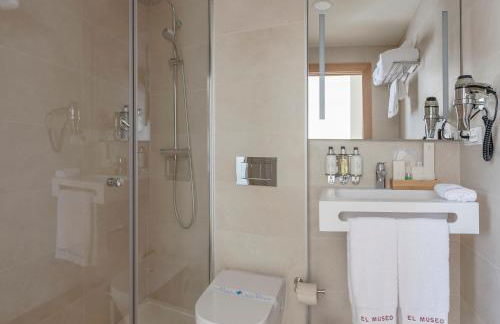 Graffiti Suites El Museo - Photo 23