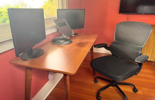 Gorgeous Eccentric Family Home with Cowboy Pool - Foto 52