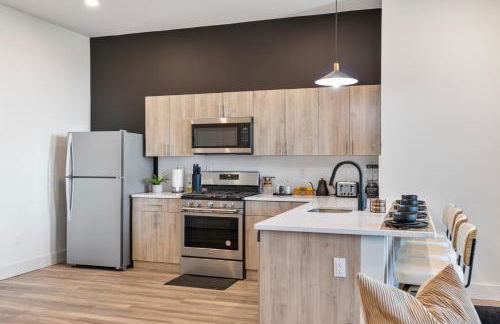 2BR, King Bd, Free Prkn, Gym, NYC View, 8min Train - Foto 36