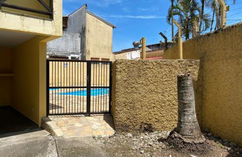 TRIPLEX piscina churrasqueira lava e seca Wi-Fi e 2 TVs em Condomínio com 90m2 no centro de Ubatuba - Foto 42