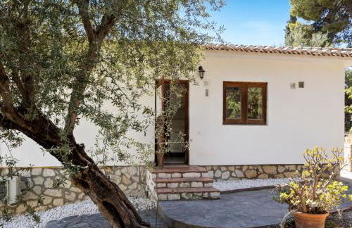 Private & charming self-contained apartment on beautiful Villa - Photo 4