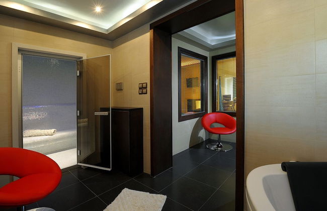 Iakovakis Suites & Spa - Photo 17