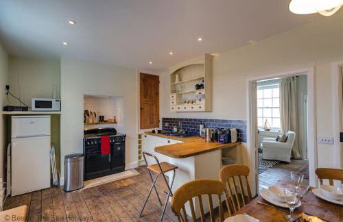 Coastguards Lantern - Photo 10