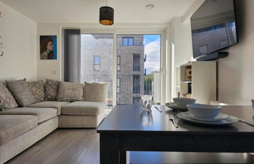 Luxury 1-Bed Apartment with balcony & Free parking - Photo 29