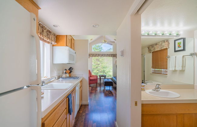 Strawhouse Resorts - Photo 30