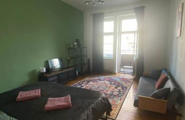 Stylish 2-room Apartment with Balcony Next to East Side Gallery - Foto 20